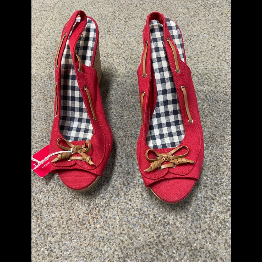 New dexter sandals